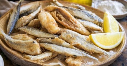 Ni chapelure ni oeuf cest le secret des andalous pour une friture de poisson parfaite 800x440